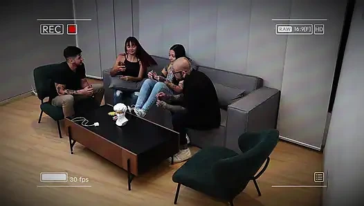 Дом Траха, Я Трахаю Эллисон Свит, Пока Мои Друзья Играют В Uno