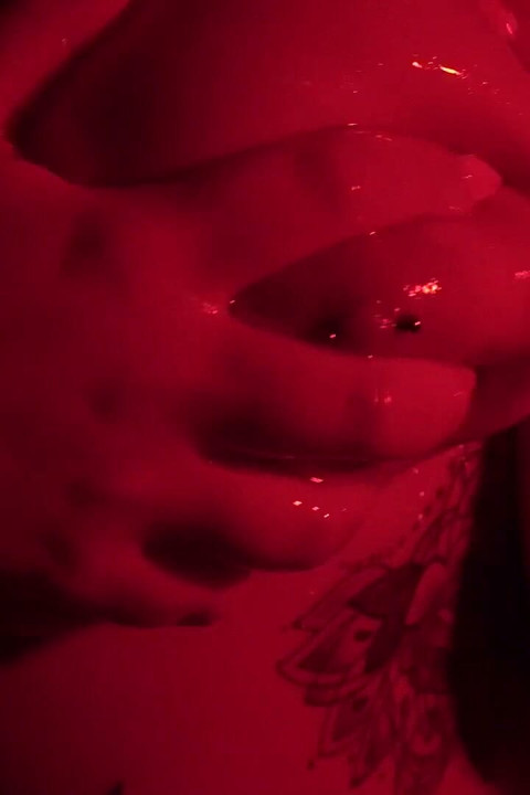 Oily Red Room Ride