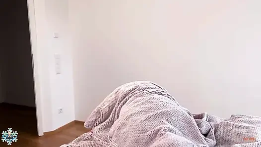 Ngentot dan crot di dalam memek saudara tiriku