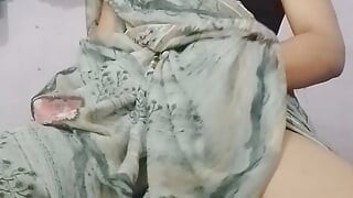 Desi girl masterbating fingerings