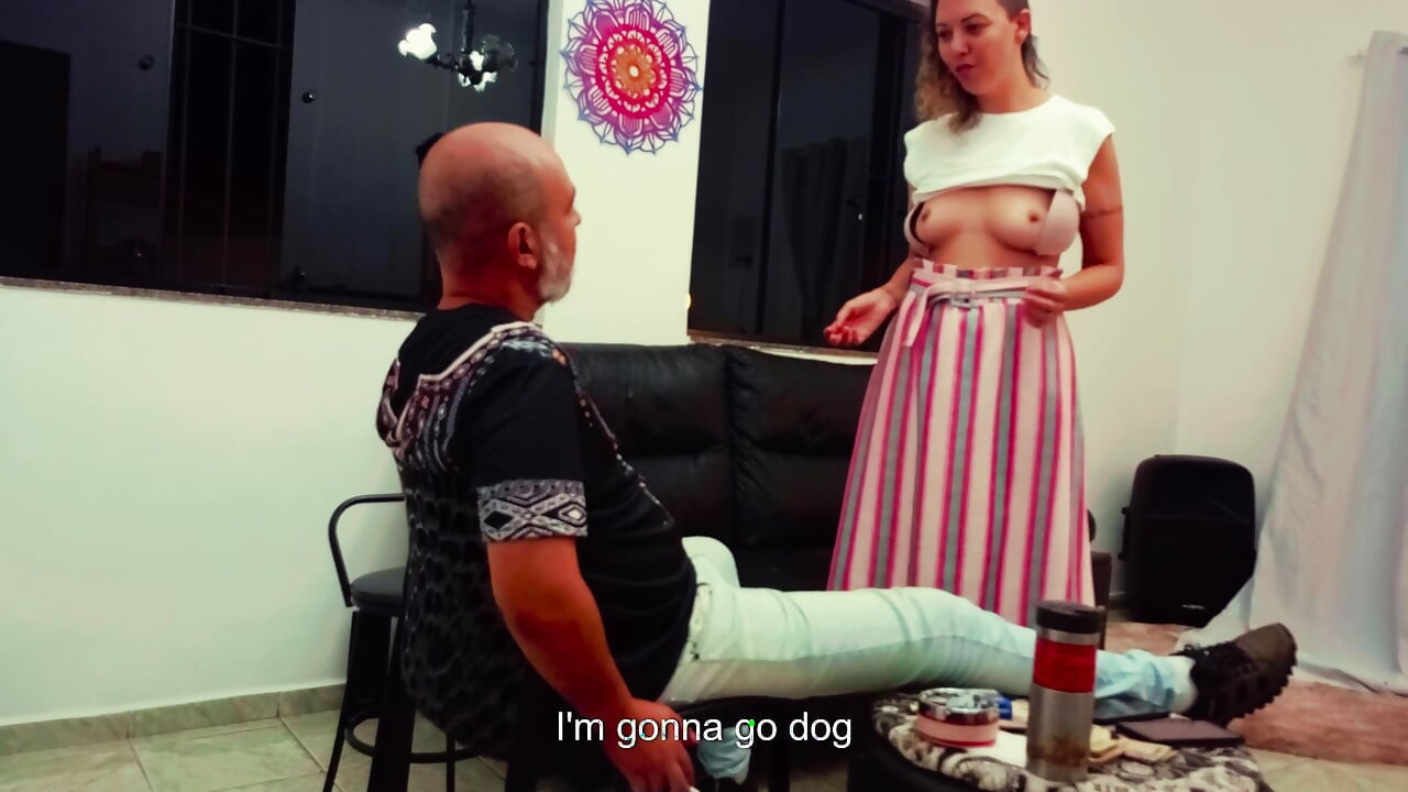 האישה הדתית הייתה חייבת כסף מזומן לכריש ההלוואה.