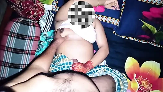 Evli kadın kibirliydi ve ben mutlu bir şekilde küstahlığını çözerek karısını siktim.