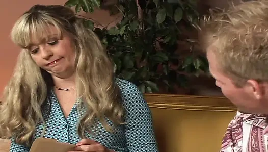 Pazartesi günü yeniden düzenlendi: vergi muhasebecisi Beth Ann, 42, onu denetledi