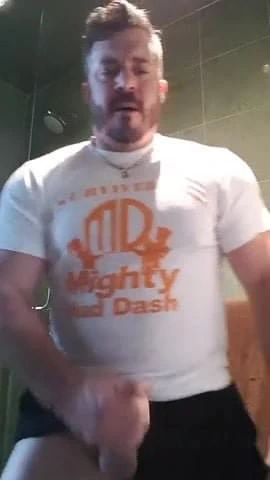big guy stroking and cummming!
