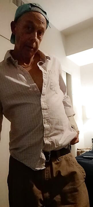 I Find It's Important To Show My Face And Full Frontal While Admitting To A Tiny Cock