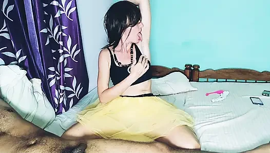 Pelacur sange ini lagi asik dipuasin sama pria antar ras