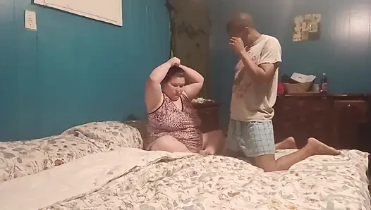 Schlampige Lynn macht liebe mit großem schwarzem schwanz