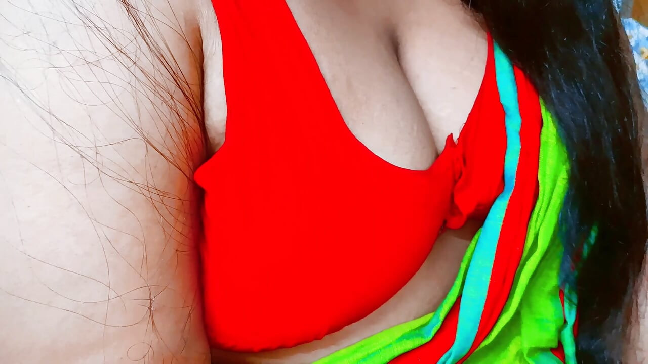 My stepmother came to me to fuck me wearing a new saree, so I fucked her as I wanted.