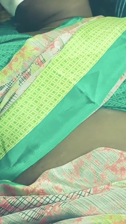 Gadis toket besar desi disetubuhi oleh hantu | Klip 1