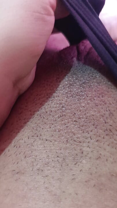 Smuk brunette – solooptræden