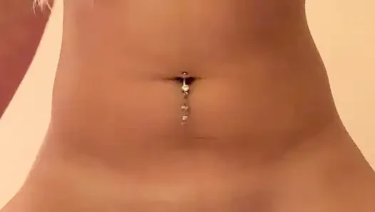 Ateşli sarışın dildo gösterisi