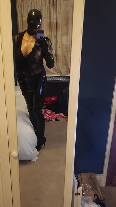 Do you wish to fuck me dressed like this? I bet you do