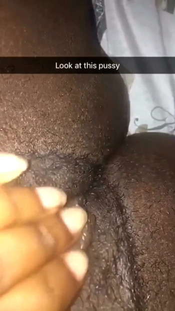 Membongkok melantun pantat saya menggesel pepek basah merah jambu saya