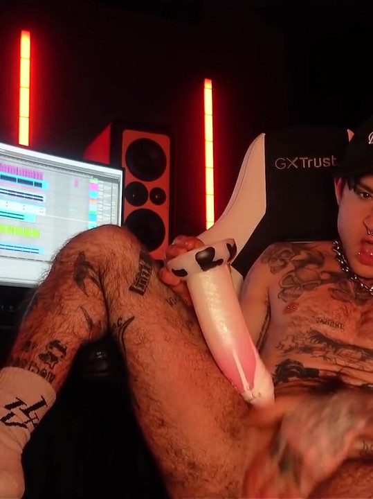 Ftm Musician XXX Skips Fills His Pink Pussy with Oversized Dildos in His Recording Studio
