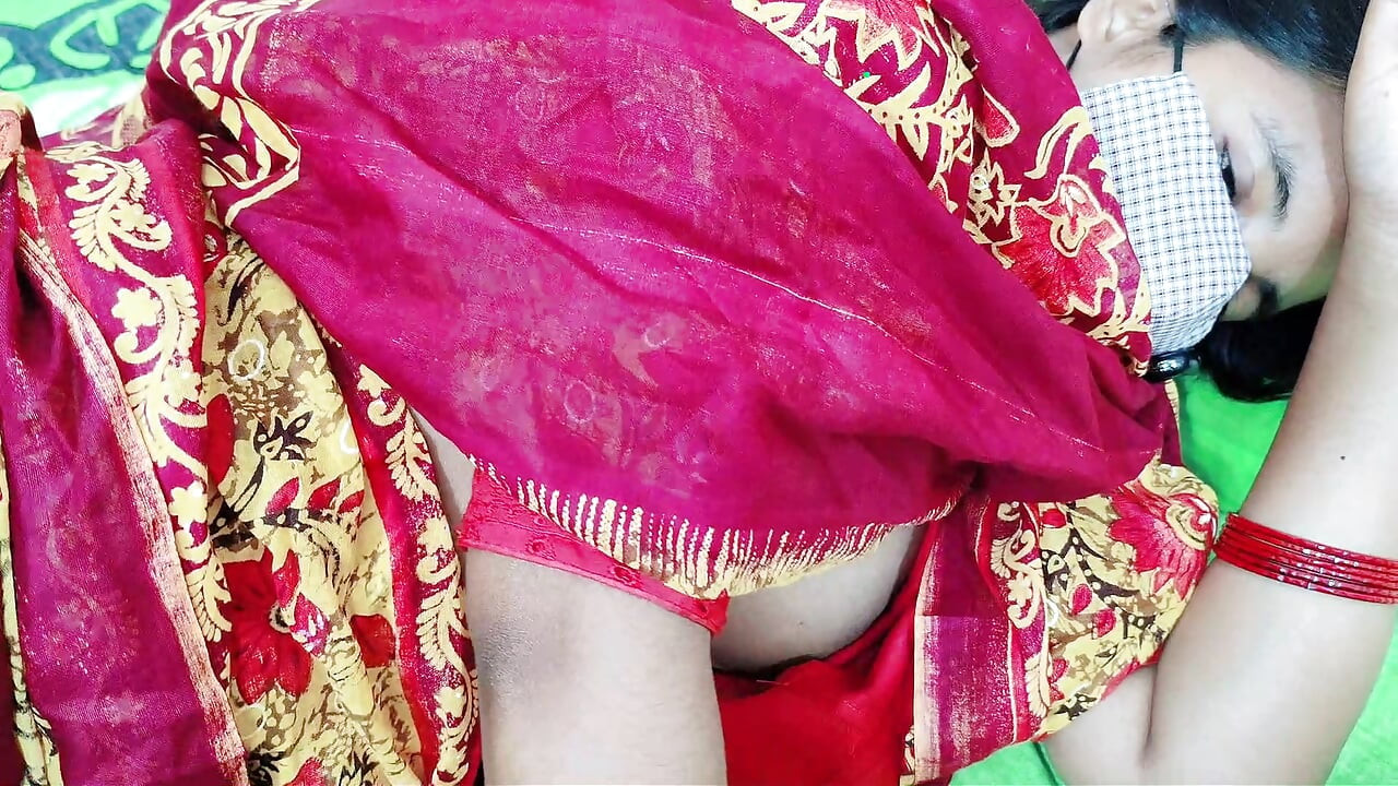 Naughty step-mom know how to satisfy her step-son Desi saree wear stepmom fuck xxx