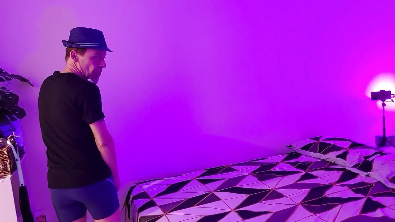 Damon gives a tantrique massage to Julia Sky