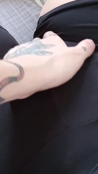 My best friend invited me to touch her pussy in the leggings she was wearing | Clip 1