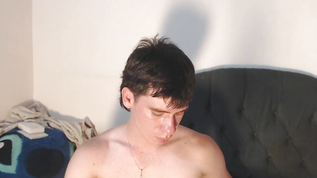 Fucking Me with a 20 Cm Dildo and Then I Put It in My Mouth