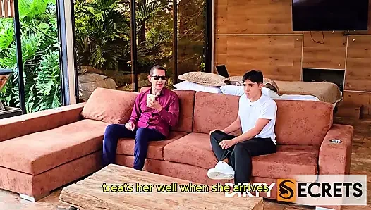 MEIN BLINDER STIEFVATER BRINGT EIN SEXY ZIMMERMÄDCHEN MIT NACH HAUSE UND ICH FICKE SIE HINTER SEINEM RÜCKEN