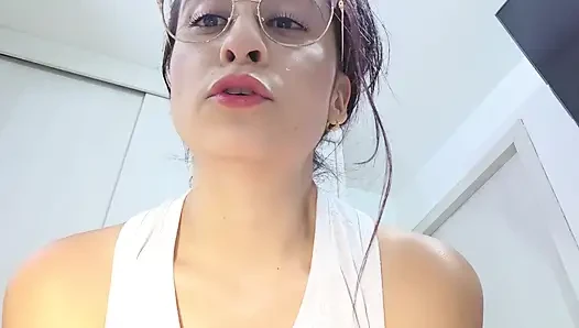 Yeni elbisemle sikişmeye çalış