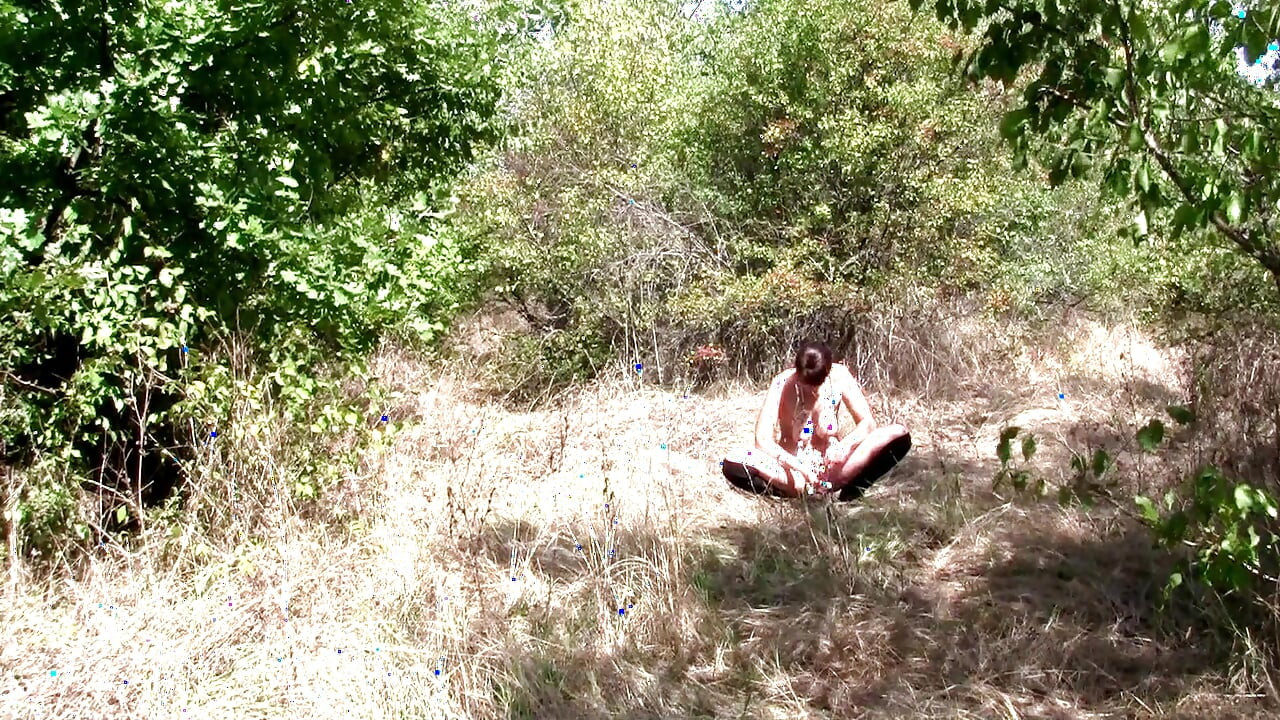 奴隶tih被惩罚裸体行走