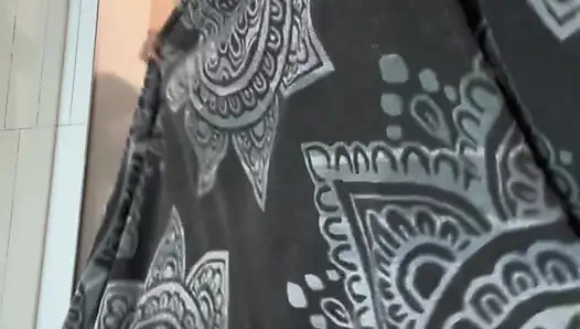 Соблазнение и мастурбация в ванной