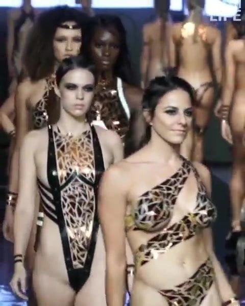 DREAM FASHION