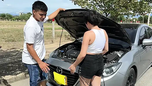 Saya menemukan seorang gadis dengan mobilnya terdampar, jadi saya memutuskan untuk membantunya sebagai gantinya, dia membawa saya ke apartemennya dan membiarkan saya menidurinya