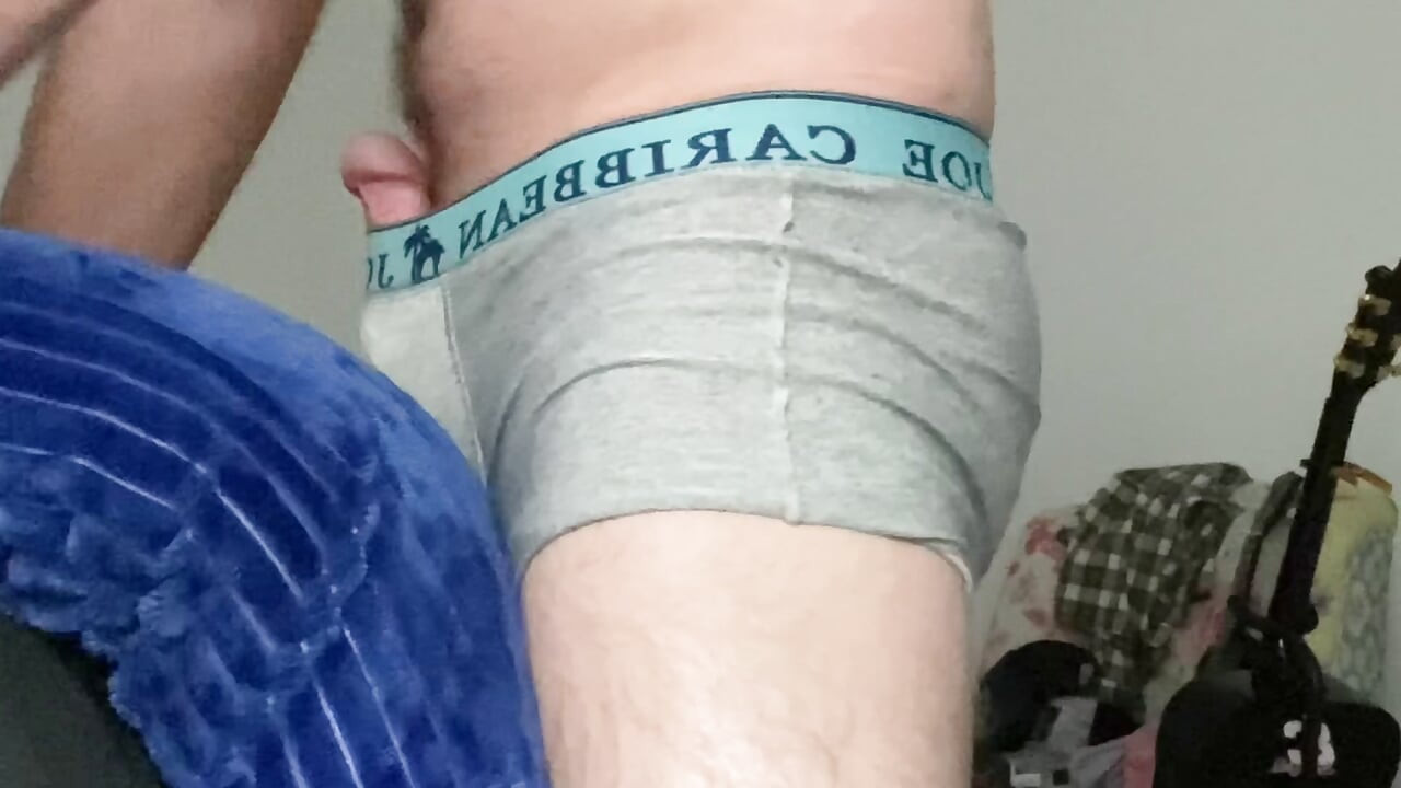 Mahvolmuş boşalma ile sikişiyor