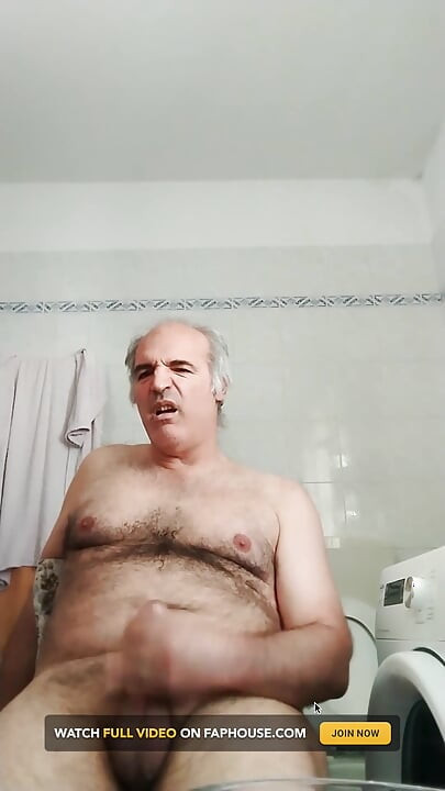 Koliko je sperme izašlo iz mog kurca nakon 15 dana čednosti!