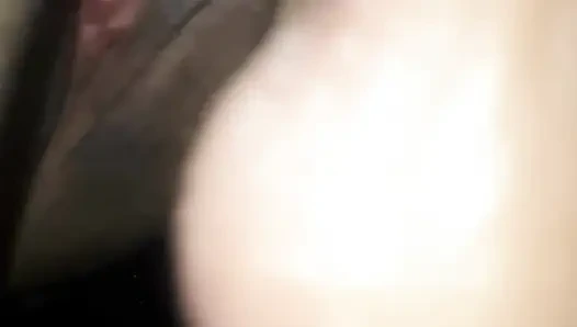 Memek sempit cewek ini dientot habis-habisan sama mainan seks barunya sampai menganga lebar