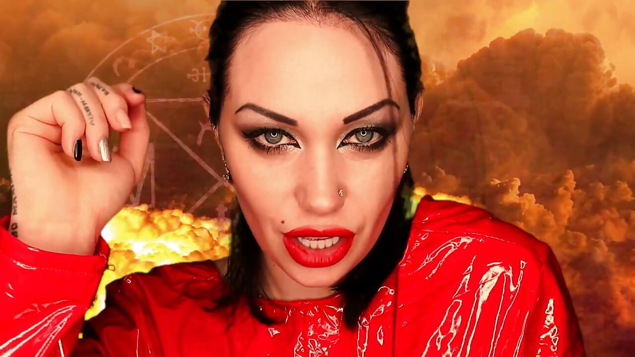¡Dentro de un diablo! Devora fetiche