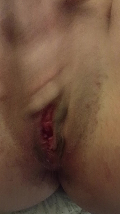 Rose elakadt, hogy ujjazza magát