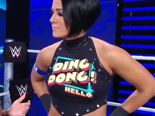 WWE - Bayley в обрезанной рубашке с отрывом 12-18-20