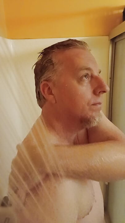 Jericho Cross in the shower
