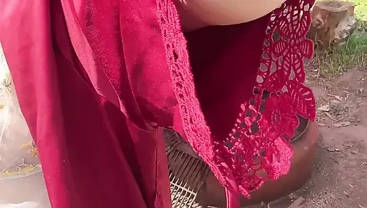 Memek cewek ini dientot habis-habisan sama kontol besar sampai kencing di memeknya