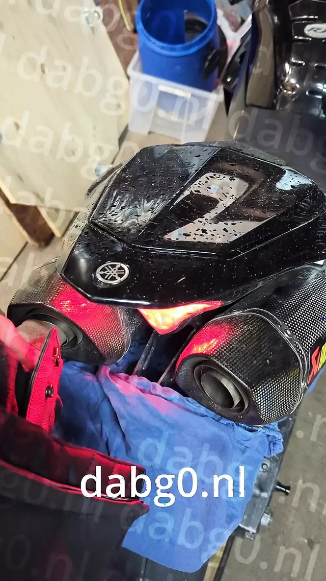 Bonus video: The Yamaha R1 angle that was missing