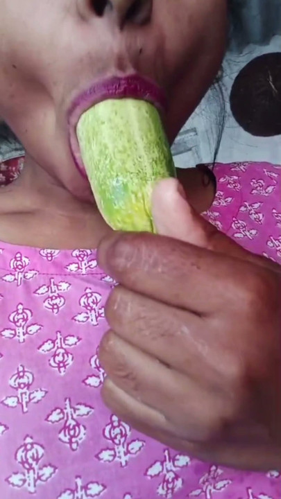 Kiske lund me hai dam jo meri chut ki aag shant kar sake. | Clip 1