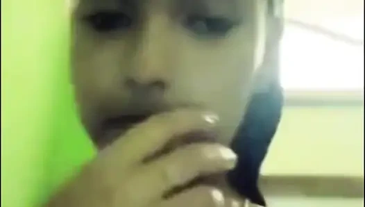 18+ indisches teenie fingert Orgasmen nach dem badezimmer desi dorf Bhabhi sahnige muschi