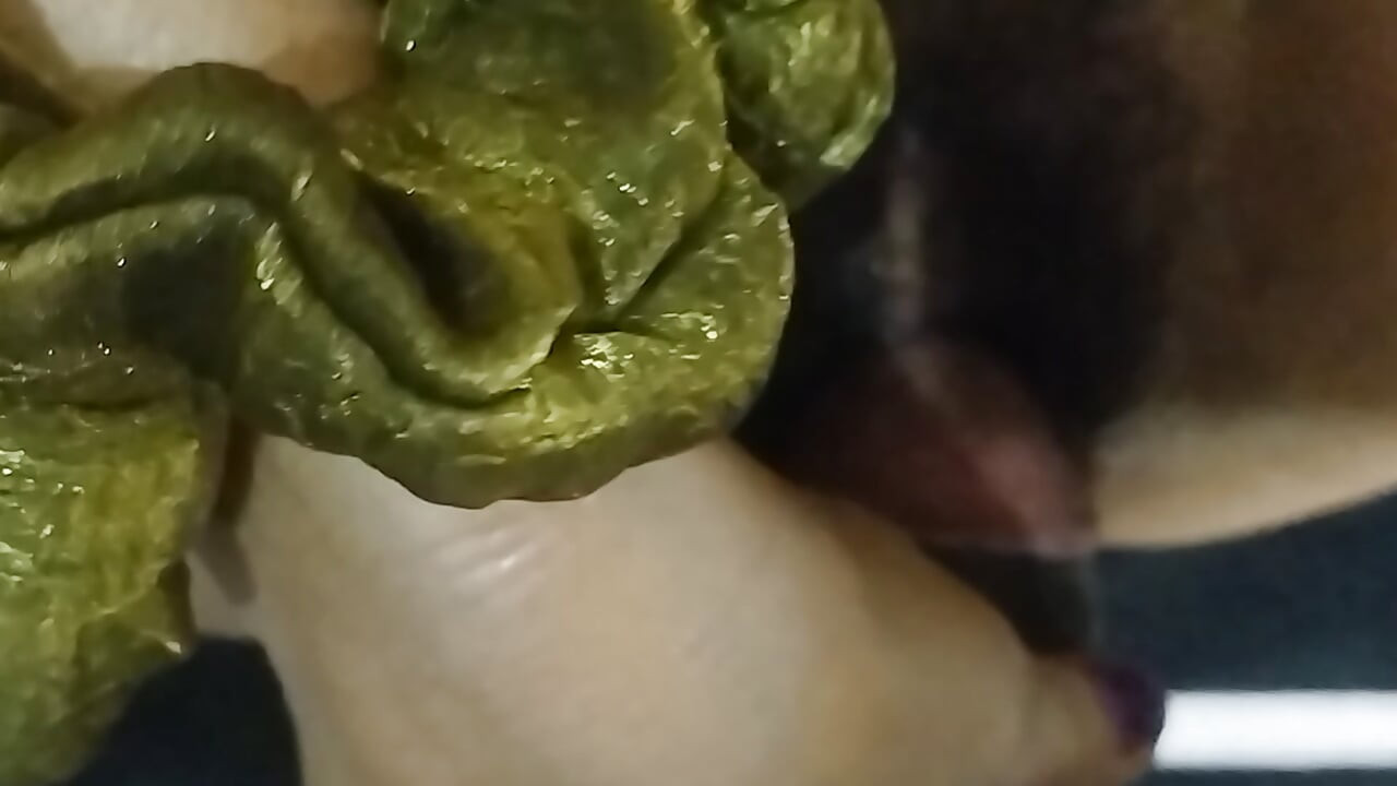 Ficken, lutschen, vorn spielen, selbstgedrehtes video, behaarte kleine muschi, huje möpse