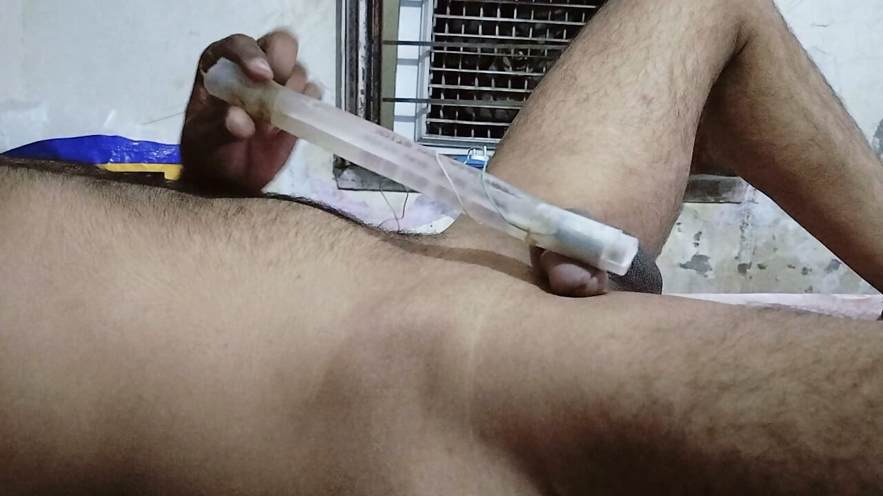 Δοκίμασε σπιτικό δονητή για οργασμό πούτσας