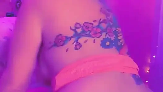 Видео с крашеной розой