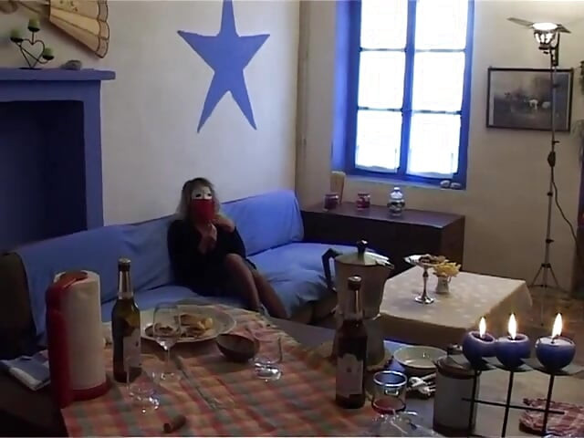 Шлюшка в маске