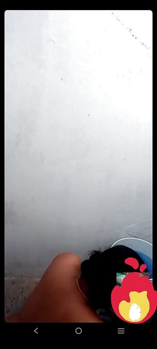 Moglie tamil che scopa video virali