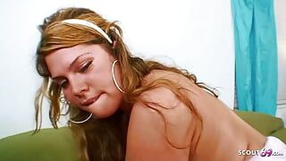 La formosa bbw ginger ragazza marley mason con un culo enorme viene scopata da un nano bbc