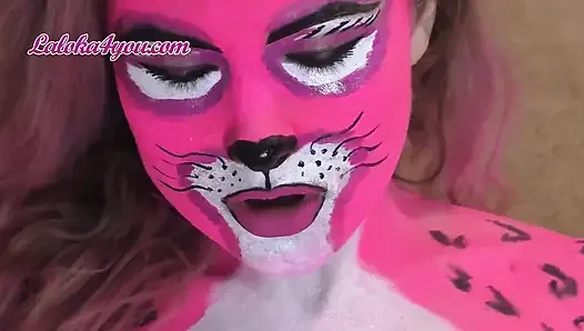 Девушка с боди-лаком чувственная сосет хуй и трахается - камшот