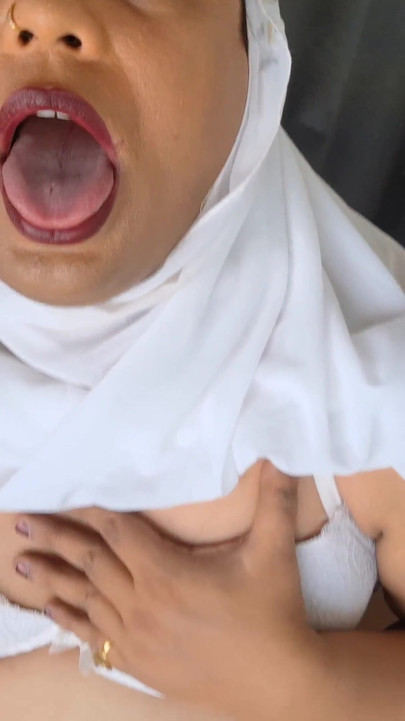 hijaab khaatoon veshya use haardakor chodne ke lie le gee