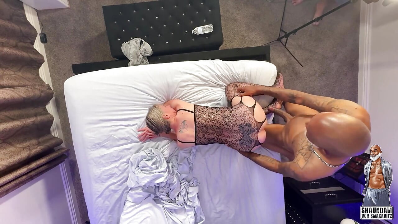 Juniper Wood Live Show Top View