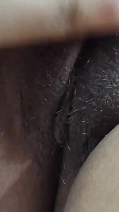 Lily给她的继兄弟口交深喉口交和打手枪并喝他的精液 | 短片 1