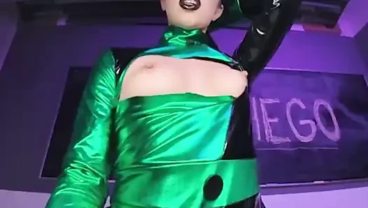 Vrcosplayx - kamu pengen jadi supervillain, kamu perlu belajar hal-hal mesok dari alex coal sebagai shego bagian 2